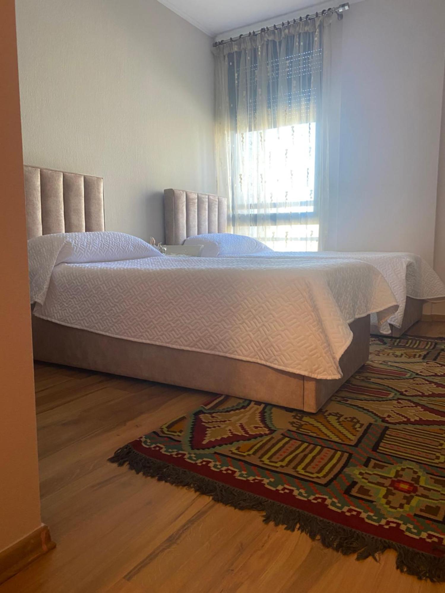 Klik Center * Tirana